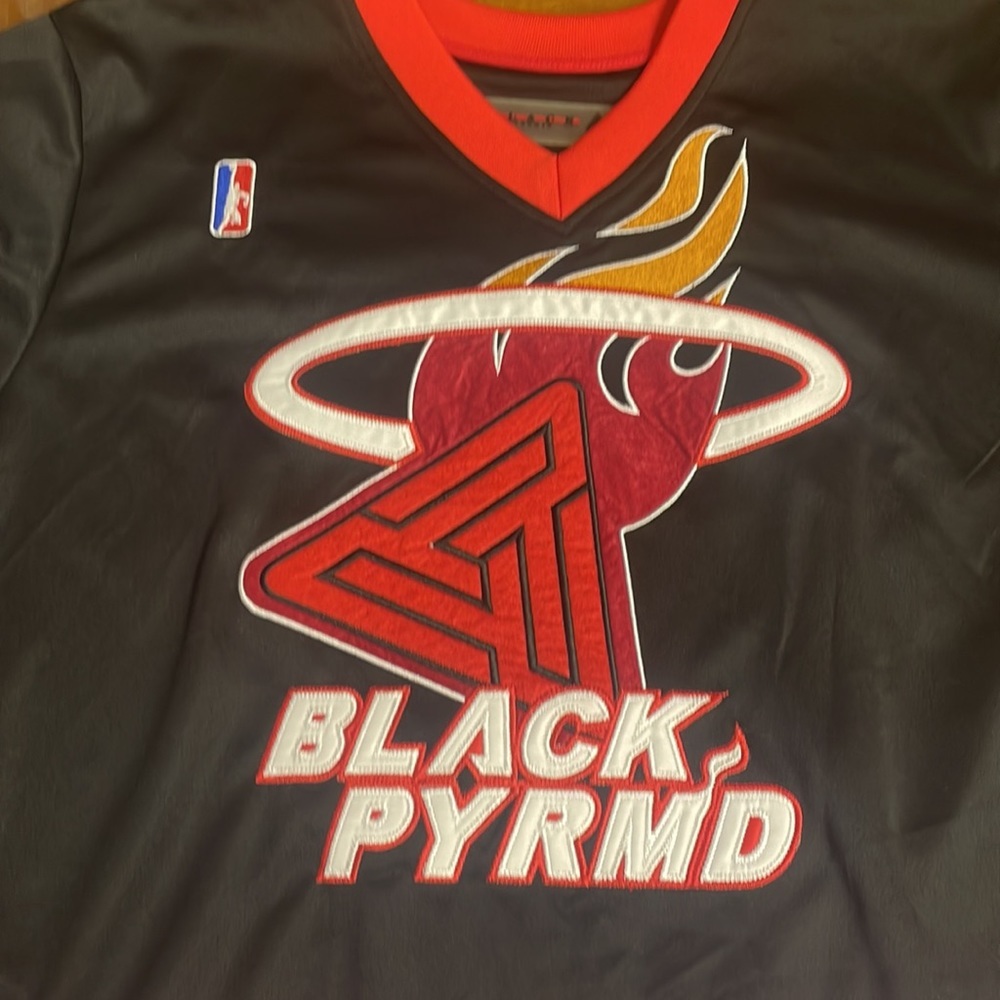 Black Pyramid Heat Impression Jersey Y1160673-BLK T-21 - Picture 2 of 5
